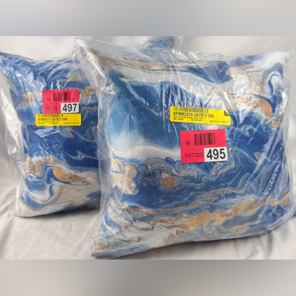 NWT TWO Brayden Studio Claes Polyester Throw Pillows - Picture 4 of 7